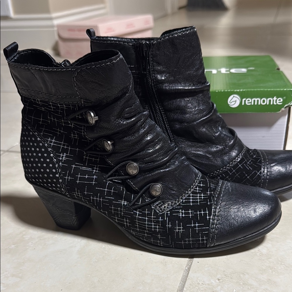 Remonte Black Ankle Boots with Western Influence